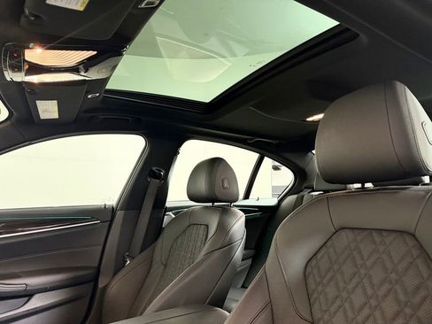 Used 2022 BMW 540i xDrive w/ Premium Package image 16