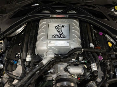 Used 2022 Ford Mustang Shelby GT500 w/ Carbon Fiber Track Pack image 72