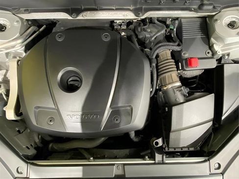 Used 2018 Volvo XC90 T6 Momentum w/ Convenience Package image 26