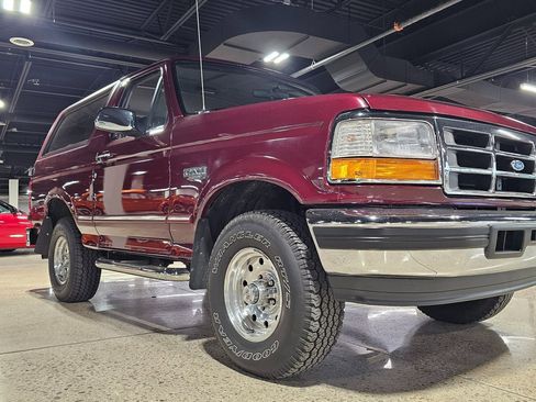 Used 1996 Ford Bronco XLT image 15