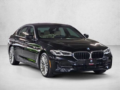 Certified 2023 BMW 530i w/ Premium Package RWD image 3