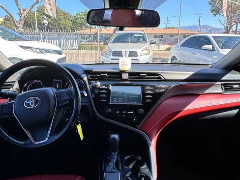 Used 2019 Toyota Camry SE w/ Carpet Mat Package FWD image 12