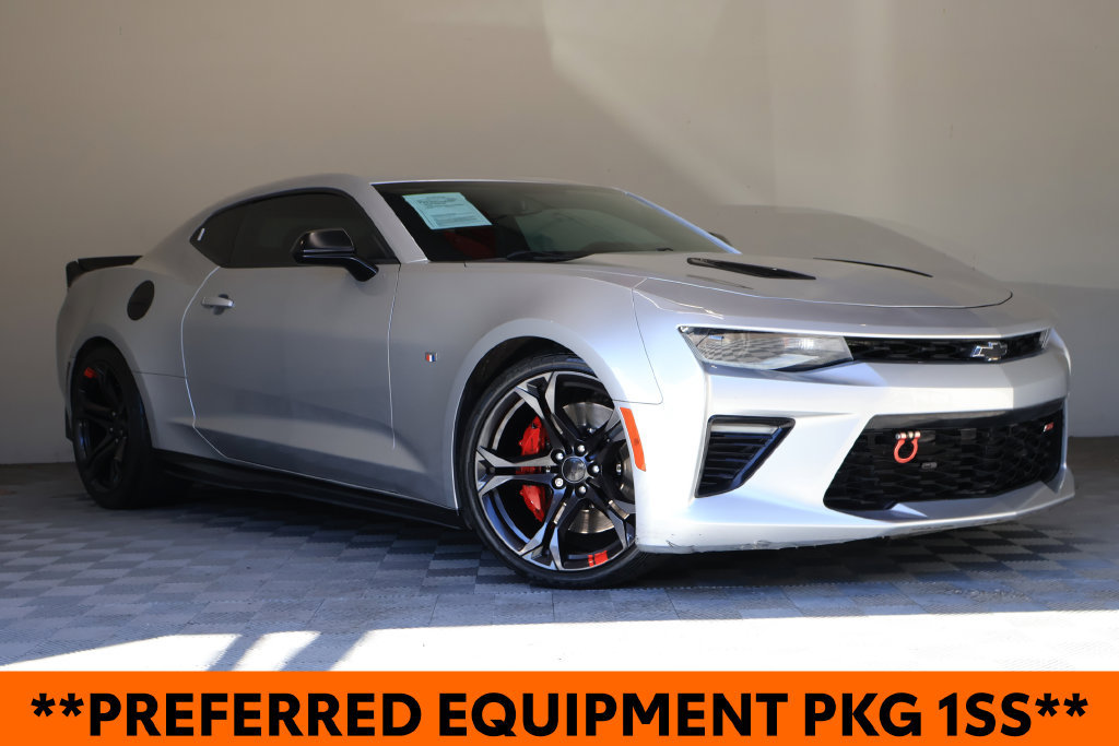 Used 2018 Chevrolet Camaro SS RWD image 2