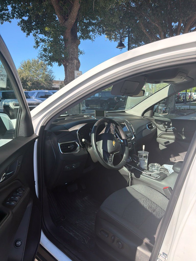 Used 2024 Chevrolet Equinox LT AWD/4WD image 3