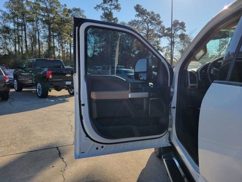 Used 2022 Ford F350 Lariat w/ Lariat Ultimate Package image 13