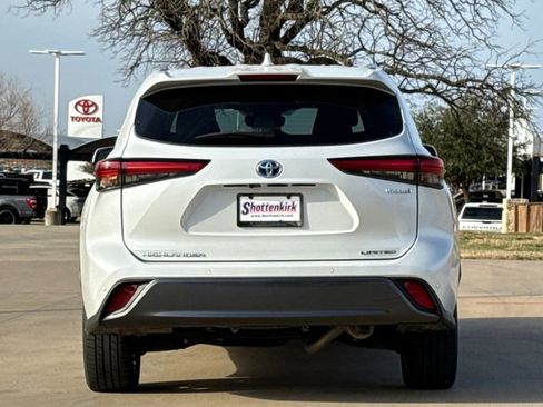 Used 2022 Toyota Highlander Limited image 7