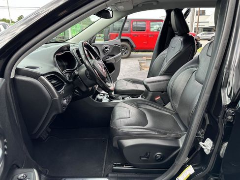 Used 2020 Jeep Cherokee Limited AWD/4WD image 25