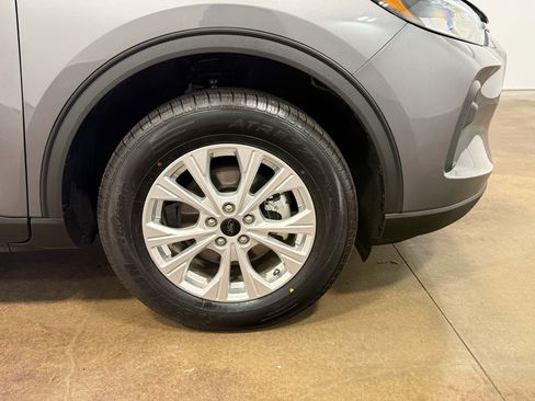 Used 2024 Ford Escape Active image 90