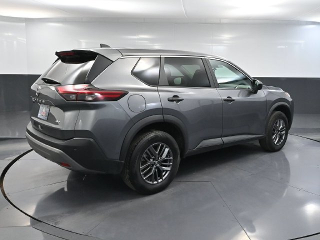Used 2023 Nissan Rogue S AWD/4WD image 3