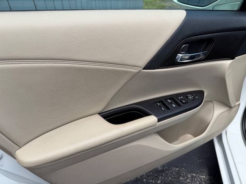 Used 2015 Honda Accord EX image 5