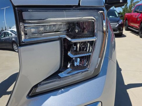 Used 2019 GMC Sierra 1500 SLT w/ SLT Premium Plus Package AWD/4WD image 9
