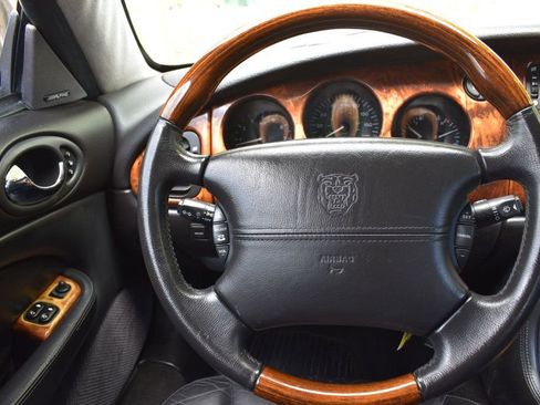 Used 2002 Jaguar XK8 Convertible RWD image 22
