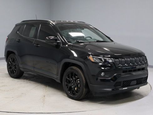 Used 2022 Jeep Compass Altitude image 1