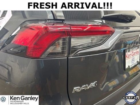 Used 2019 Toyota RAV4 LE w/ Carpet Mat Package image 8