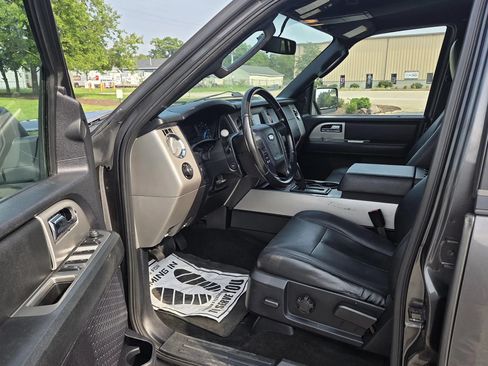 Used 2017 Ford Expedition EL XLT AWD/4WD image 21