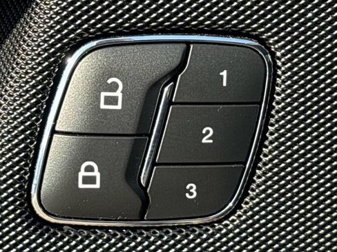 Certified 2023 Lincoln Nautilus Reserve AWD/4WD image 30