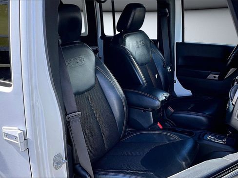 Used 2017 Jeep Wrangler Unlimited Sahara image 26