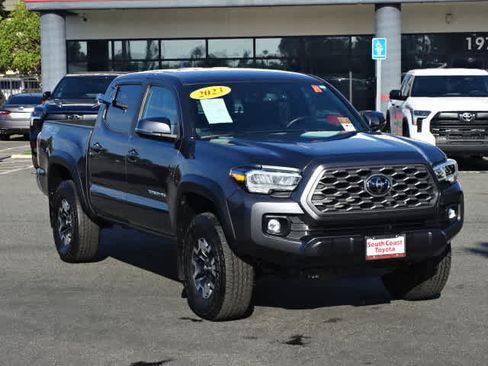 Certified 2023 Toyota Tacoma TRD Off-Road AWD/4WD image 2