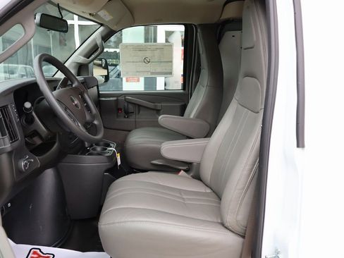 New 2025 GMC Savana 3500 Extended w/ Driver Convenience Package RWD image 12