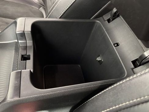 Used 2024 Jeep Grand Cherokee L Laredo image 32