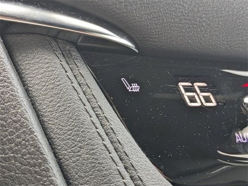 Used 2021 Cadillac XT5 Premium Luxury image 24