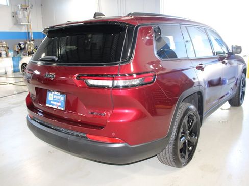 Used 2023 Jeep Grand Cherokee L Limited w/ Black Appearance Package AWD/4WD image 26