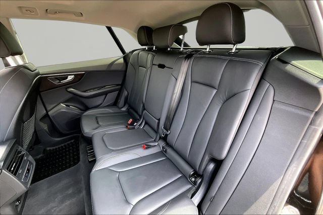 Used 2023 Audi Q8 Premium w/ Convenience Package AWD/4WD image 28