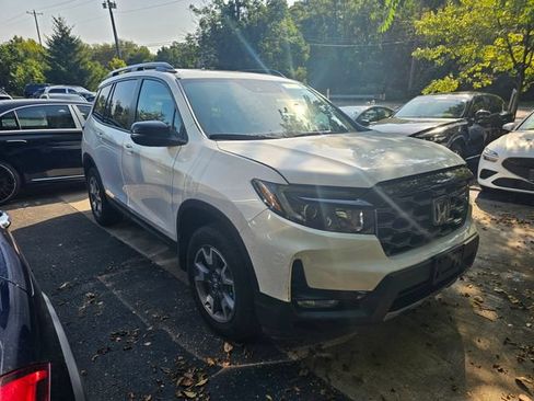 Used 2023 Honda Passport TrailSport image 1