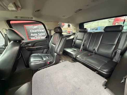 Used 2007 Cadillac Escalade AWD w/ Information Package image 7