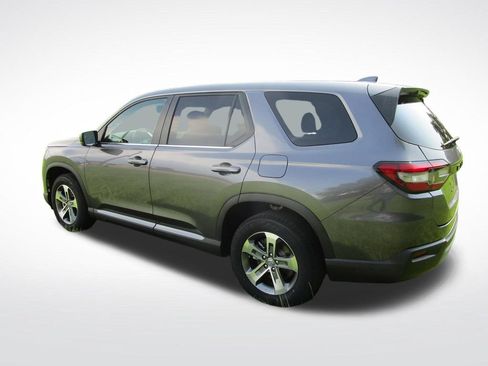 Used 2025 Honda Pilot EX-L image 4