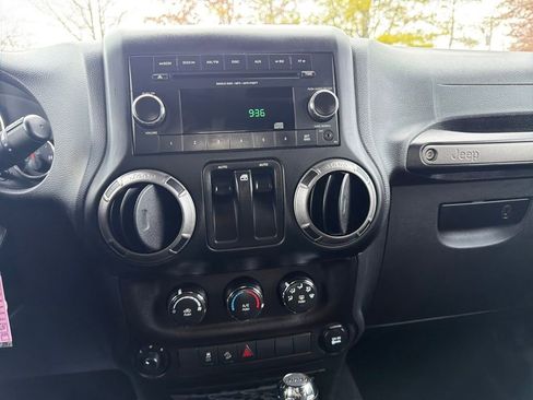 Used 2018 Jeep Wrangler Sport image 24