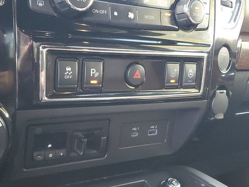 Used 2023 Nissan Titan Platinum Reserve w/ Moonroof Package AWD/4WD image 25
