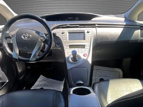 Used 2015 Toyota Prius Persona Series FWD image 7