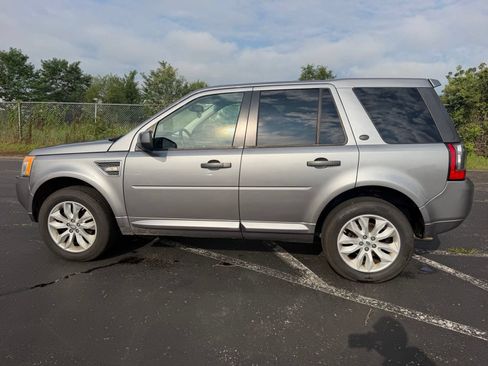 Used 2011 Land Rover LR2 HSE AWD/4WD image 9