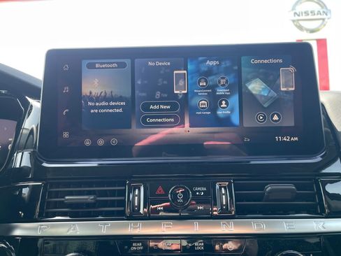 New 2026 Nissan Pathfinder SL AWD/4WD image 10
