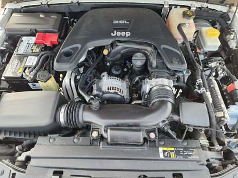 Used 2018 Jeep Wrangler Unlimited Sport S AWD/4WD image 23