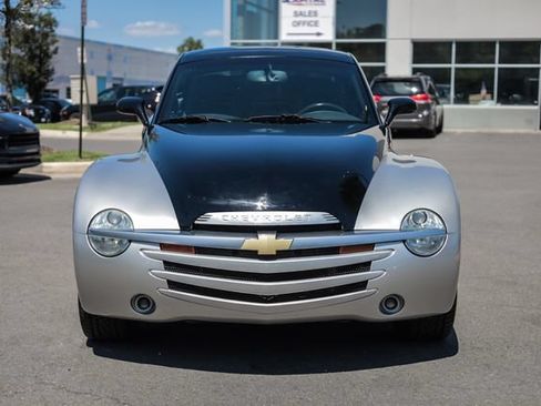 Used 2005 Chevrolet SSR w/ Preferred Equipment Group RWD image 6