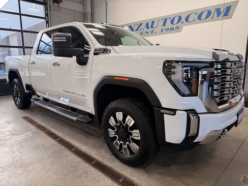 Used 2024 GMC Sierra 2500 Denali w/ Denali Reserve Package image 2