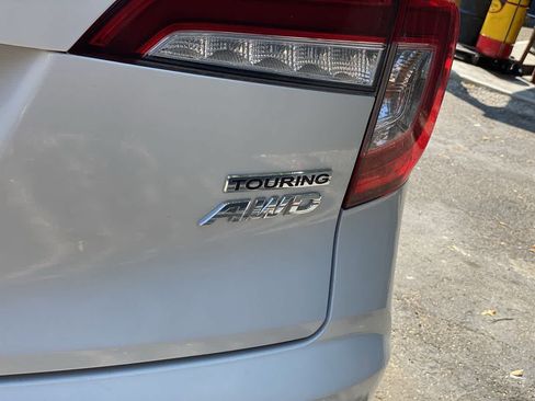 Used 2021 Honda Pilot Touring image 11
