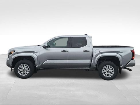 New 2025 Toyota Tacoma SR5 image 3