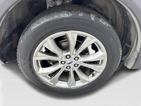 Used 2022 Ford Explorer XLT w/ Equipment Group 202A AWD/4WD image 90