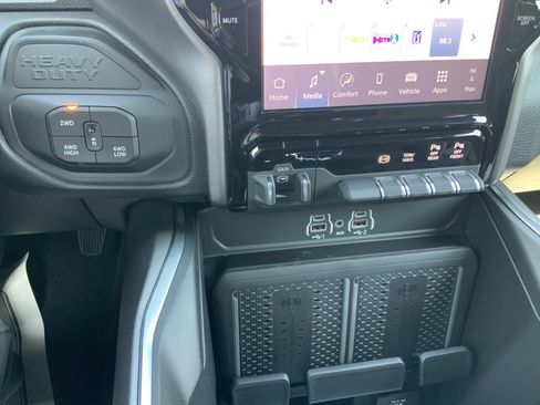 New 2026 RAM 2500 Big Horn AWD/4WD image 27