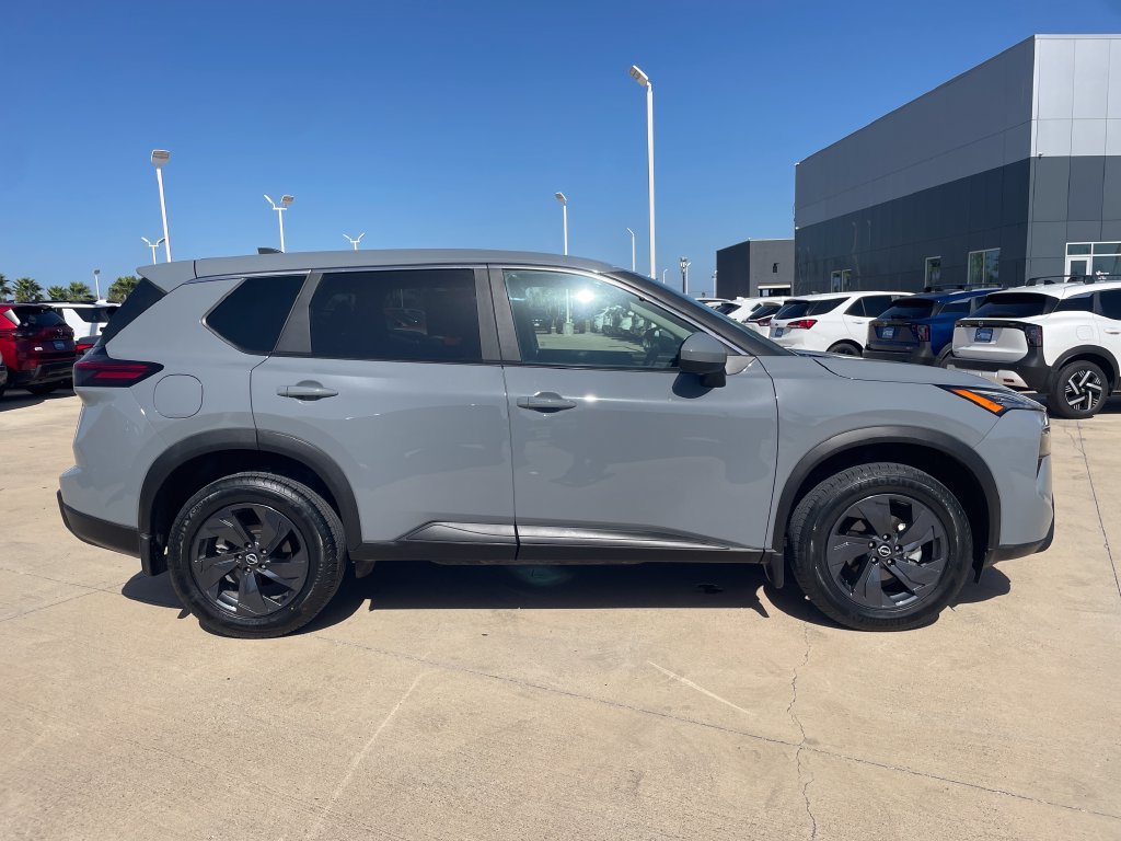 Certified 2026 Nissan Rogue SV FWD image 6
