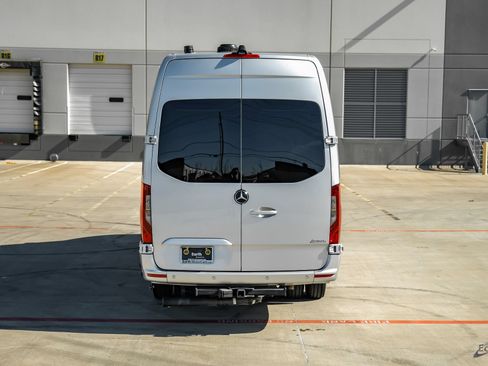 Used 2023 Mercedes-Benz Sprinter 3500 image 11