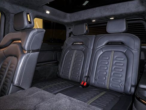 Used 2023 Rivian R1S Launch Edition image 19