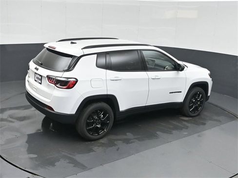 New 2026 Jeep Compass Latitude image 31