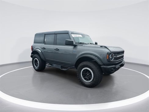 Used 2024 Ford Bronco Black Diamond w/ Sasquatch Package image 2