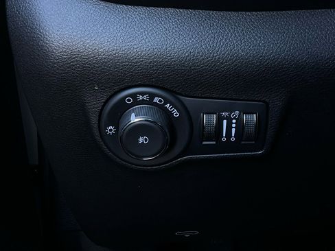 Used 2025 Jeep Compass Trailhawk AWD/4WD image 20