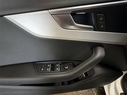 Used 2017 Audi A4 2.0T Premium image 13