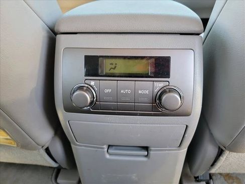 Used 2010 Toyota Highlander Limited FWD image 14